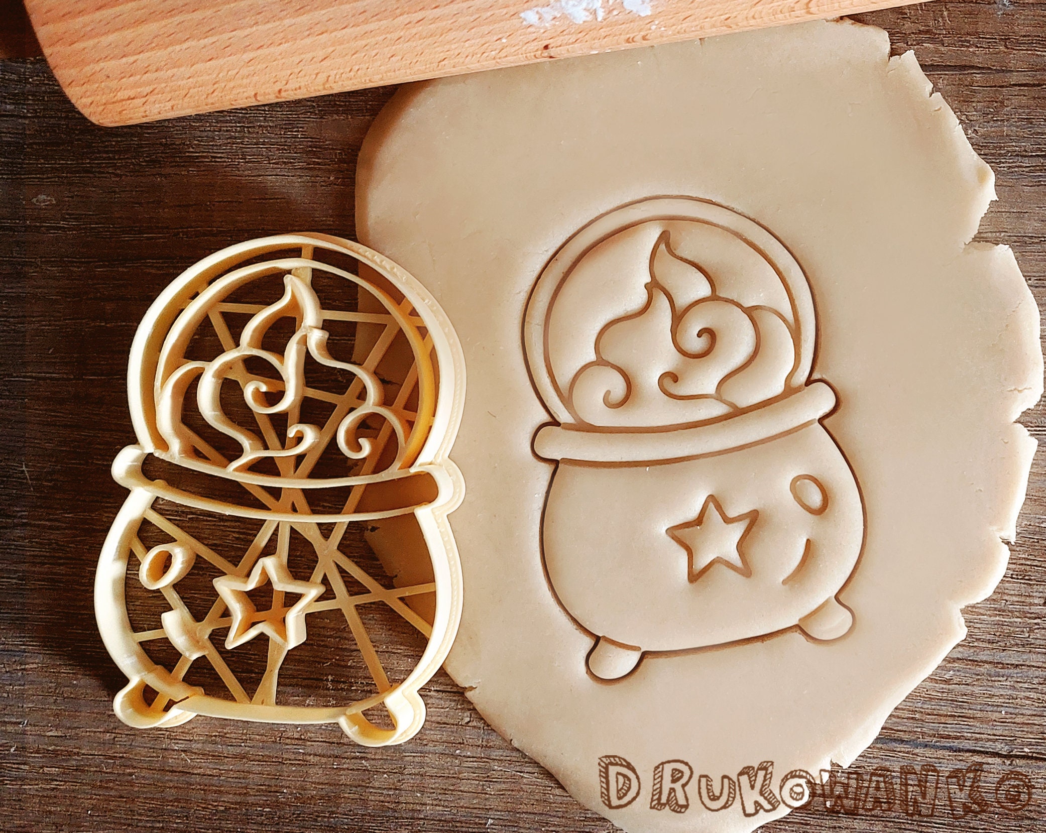 Minimalistic Harry Potter Cookie Cutter by martellaj