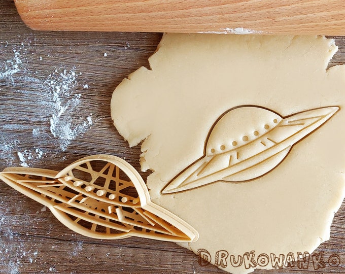 UFO Aliens Kids Comic Book Space Shuttle Flying Object Lunar Module 13 Discovery Universe Cookie Cutter Pastry Fondant Dough Biscuit