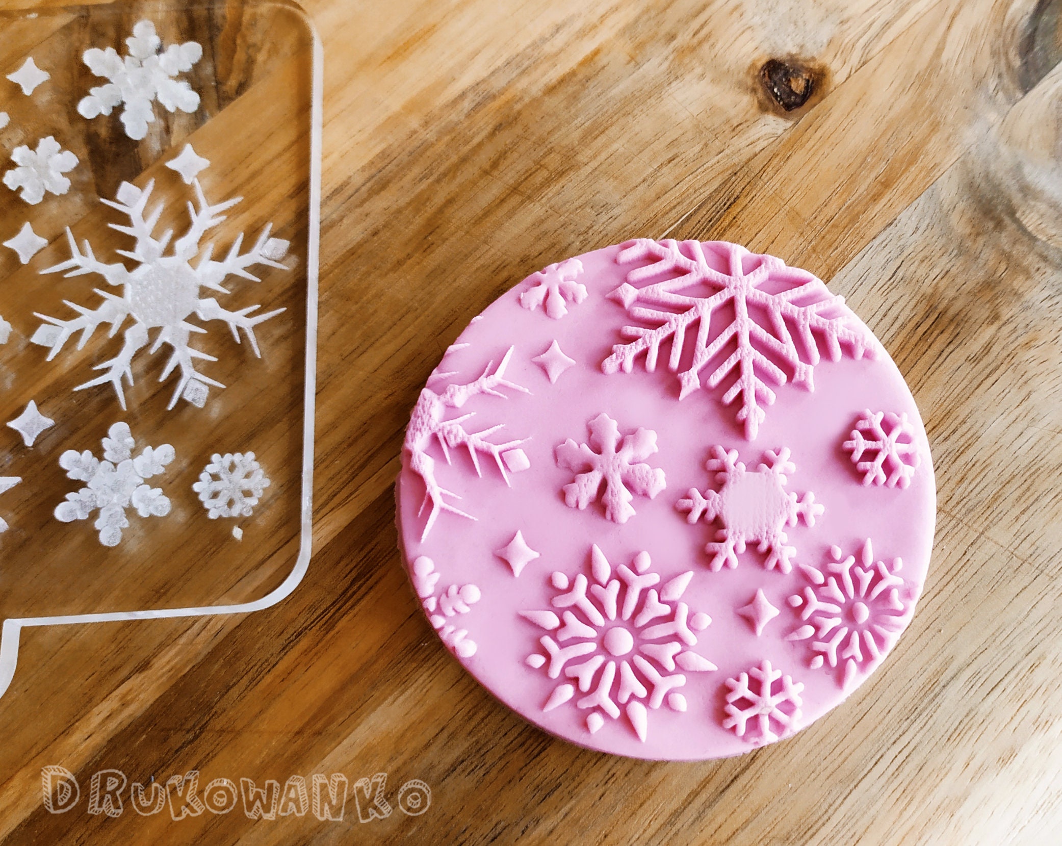 Snowflake Embossing Rolling Pin. SNOWFLAKE Pattern. Engraved Rolling Pin  With Snowflakes for Embossed Cookies or Pasta. Useful in Pottery 
