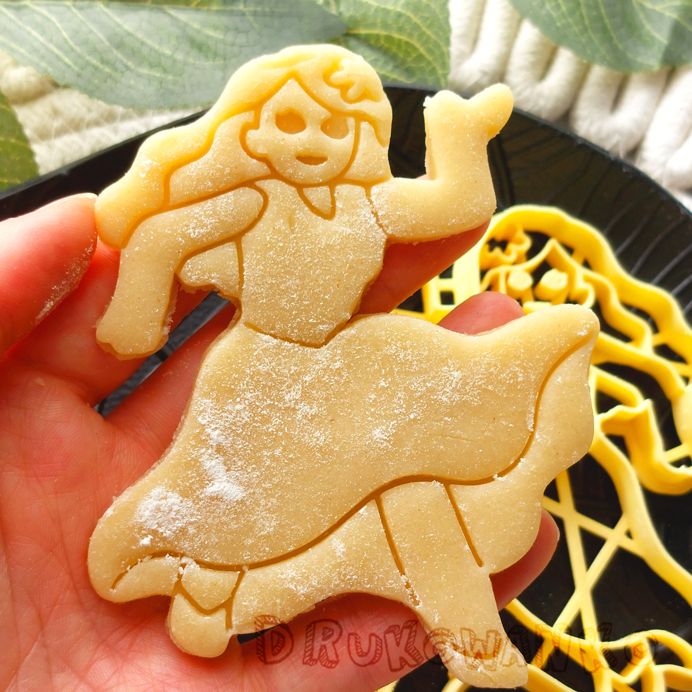Tanzende Frau, großes Kleid, klassisches Emote, Keksausstecher, Gebäck, Fondant, Teig, Kekse