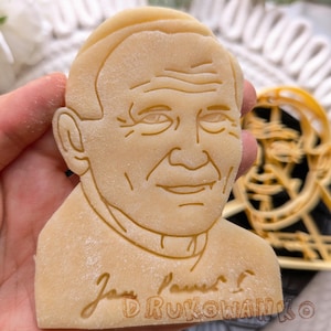 Santo Papa Giovanni Paolo II Polacco Ritratto Volto Religione Cristianesimo Storia umana famosa Taglierina per biscotti Pasticceria Fondente Pasta Biscotto