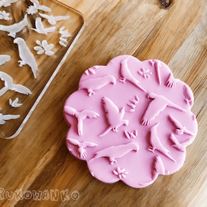Birds Parrots Cockatiel Budgie Australia - Embosser Stamp for cookies, Cake Decorating, Deboss, Fondant, Cupcakes