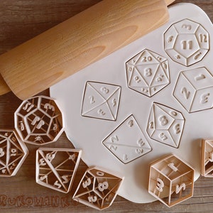 Set di 6 dadi per giochi di ruolo fantasy medievale D&D Dungeons and Dragons, tagliabiscotti, pasta frolla, pasta frolla