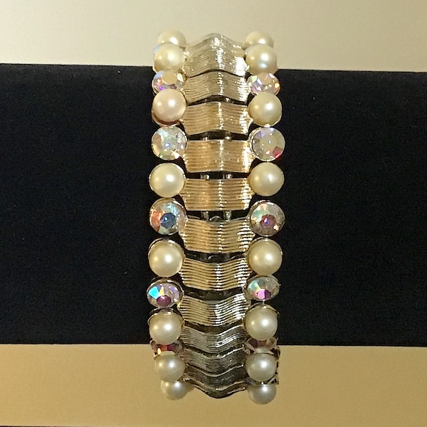 Coro - 1950's Pearl & Crystal Aurora Borealis Rhinestone Bracelet Goldtone Setting Signed: Coro in script