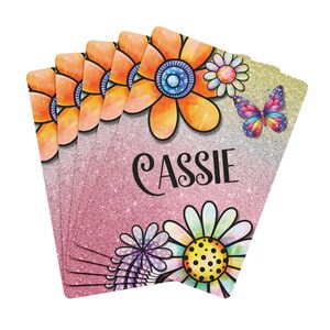 Conjunto de cartões personalizados para crianças, conjunto de cartões com nome personalizado, baralho divertido de cartas florais com margaridas e borboletas, amante de cartas, amante de jogos, presente de aniversário