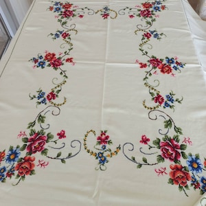 Vintage Hand embroidered cross stitch tablecloth with 8 napkins, Big roses tablecloth, Antique Tablecloth,