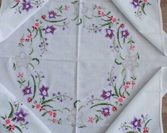Mantel Vintage , Mantel bordado a mano, mantel de punto de cruz, mantel cuadrado