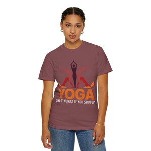 Yoga T-Shirt - stylisches garment-dyed T-Shirt für Yoga-Liebhaber, Fitness Geschenk, Entspannungskleidung, Zen Wear, Motivations-Shirt, Weihnachten, Yoga