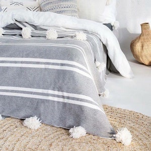 Moroccan pom pom throw blanket,bohemian decor bedcover, blanket sofa, pom pom blanket, Throw Blanket With Tassels