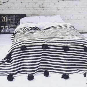 Moroccan pom pom throw blanket,bohemian decor bedcover, blanket sofa, pom pom blanket, Throw Blanket With Tassels