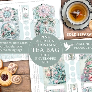 Op de afbeelding: Printbare roze en groene kerstthee-zakjes cadeau-enveloppenset. De set bevat 14 enveloppen, kaartjes, woordlabels en thee-snoerlabels. Het ontwerp bevat een wintersc&egrave;ne met een sneeuwbol, een kerstboom en een lantaarn.