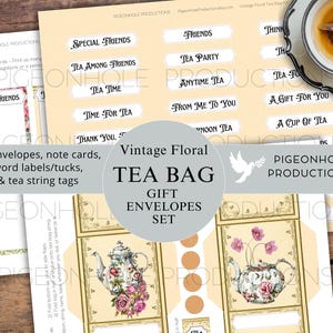 Op de afbeelding: Een set van 18 printbare theezakjes-geschenkenveloppen met een vintage bloemenontwerp. De enveloppen tonen een theepot met bloemen en een lege ruimte om een ​​bericht te schrijven. De tekst "Vintage Floral Tea Bag Gift Envelopes Set" staat bovenaan de afbeelding.