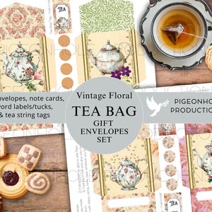 Op de afbeelding: Printbare theepakketjes-geschenkenvelopset met vintage bloemenontwerpen. De set bevat 18 enveloppen, kaartjes, woordlabels en thee-snoerlabels. De enveloppen hebben een theepot met bloemmotieven en de tekst "Vintage Floral Tea Bag Gift Envelopes Set" en "Pigeonhole Productions".