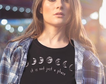 Shirt Moon Phase: T-shirt met 'Not Just A Phase'-print
