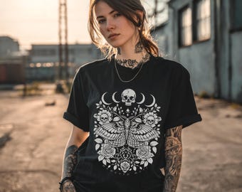 T-shirt Memento Mori, gotisch grafisch T-shirt, Whimsigoth Witchy-kleding, shirt Luna Moth Skull, donkere esthetische grunge, gotisch cadeau