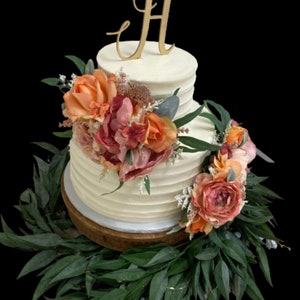 Custom Cascading Cake Flowers (cake not included)