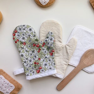 JANUARY PREORDER Kids Oven Mitts, Baking, Cooking, Play