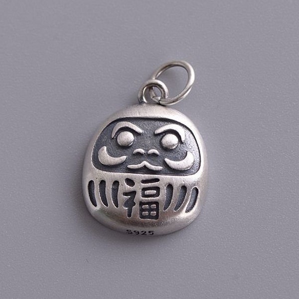 Charm pendentif Daruma en argent sterling, breloque bracelet poupée Daruma, breloque poupée japonaise, breloque Kokeshi