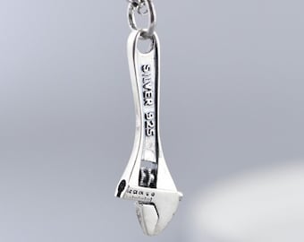 Dije de llave inglesa ajustable de plata esterlina, colgante de llave inglesa, joyería de llave inglesa, joyería de manitas, dije de herramienta de plata, dije de llave inglesa ajustable