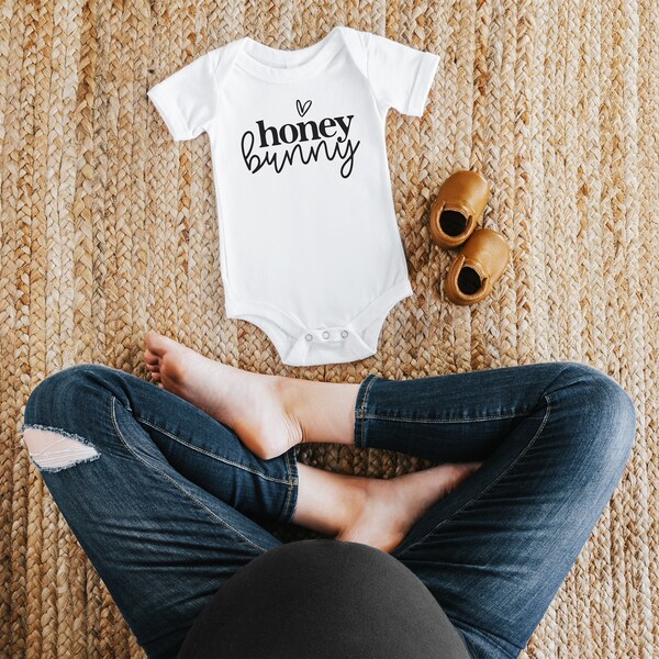 Honey Bunny, Easter Bodysuit, Baby One piece, Coming home out fit, Baby, Pregnancy Announcement, Baby Announcement, Baby Name, Coming Soon