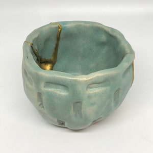 Experimental Handmade Ceramics | Kintsugi Bowl | Mint Green | Japanese Gold Seams | Kintsugi | Wabi Sabi | Kintsukuroi | Zero Waste | Zen
