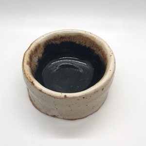 Unique Kirinuki Handformed Studio Pottery | Clay Round Dish | Cream and Brown Glaze | Small Decorative Dish | Wabi Sabi | Sustainable Art