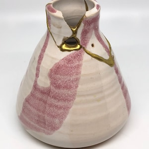 Zero Waste: Pink Pottery | Kintsugi Vase | Kintsukuroi | Zen Objects | Sustainable Art | Zero Waste | Wabi Sabi | Zen | Gold Ceramic Repair