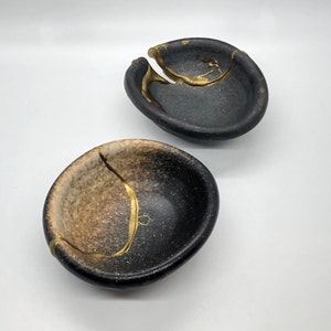 Irregular Size Small Bowl |Ring Trinket Dish | Gray-Black Kintsugi | Kintsukuroi Bowl | Ceramic Kintsugi | Wabi Sabi | Unique Gift | Pottery