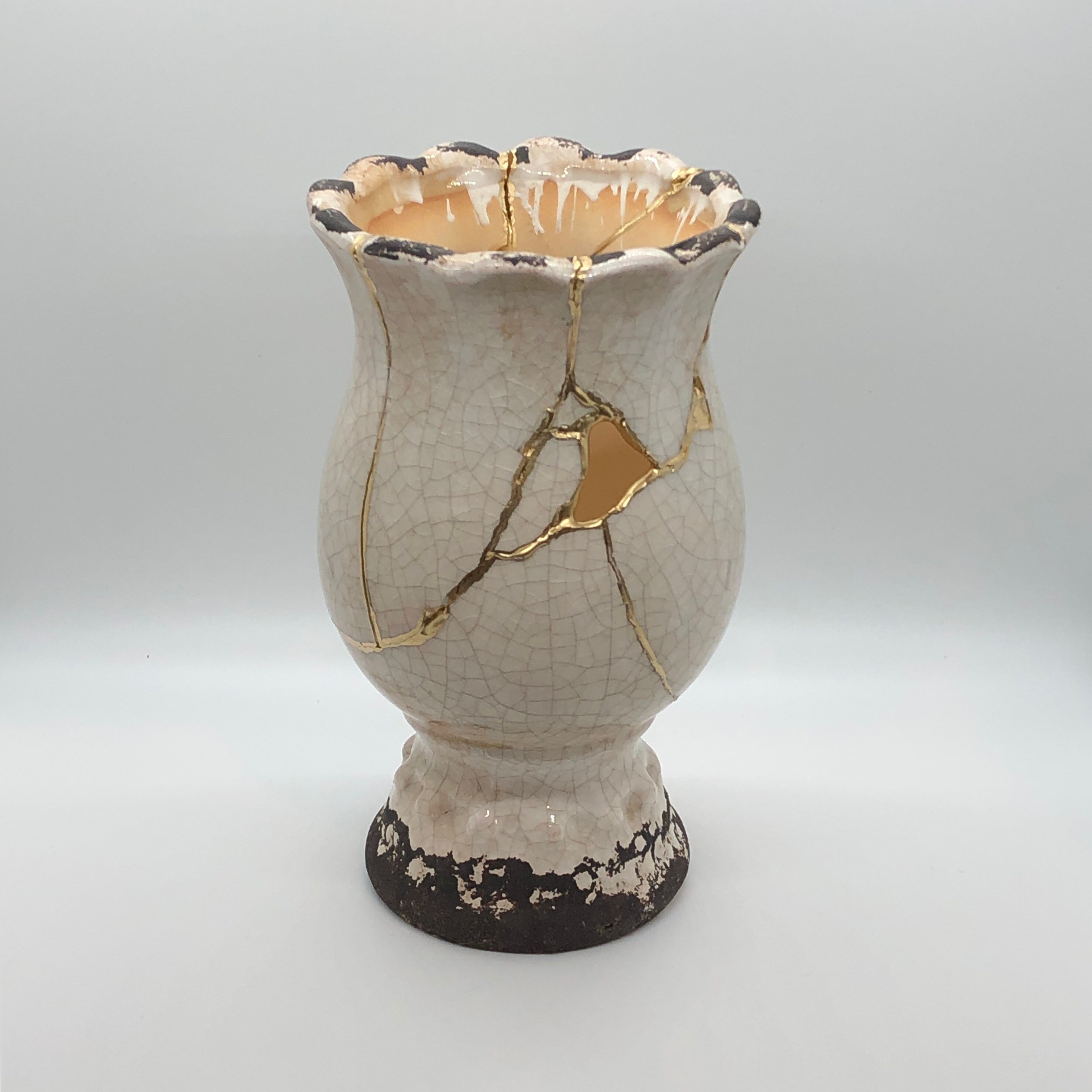 Kintsukuroi | Kintsugi Golden Repair of a Decorative Rustic