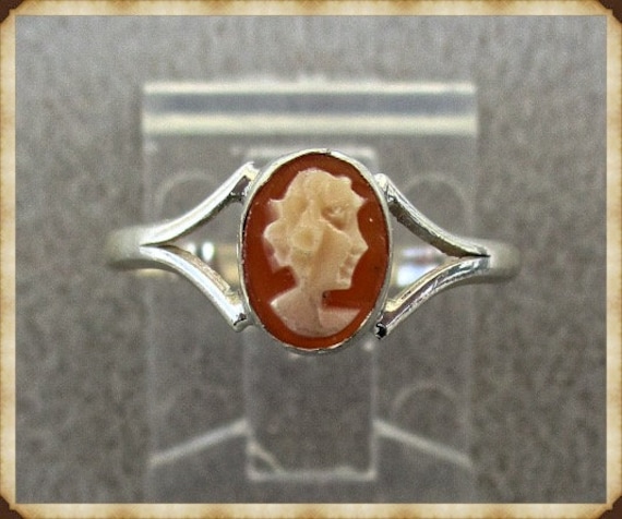 Ladies Sterling Silver Cameo Ring. Size 6. Made i… - image 1