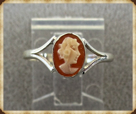 Ladies Sterling Silver Cameo Ring. Size 6. Made i… - image 2
