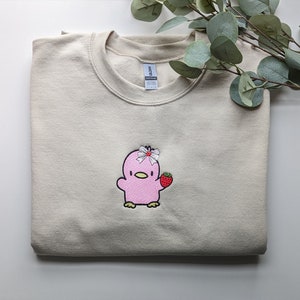 Strawberry Duck sweatshirt, Coquette sweatshirt, Strawberry shirt, Y2K Trendy sweatshirt, Kawaii Sweatshirt