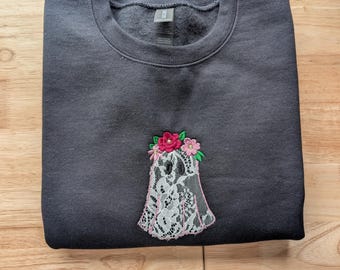 Embroidered Lace Ghost Crewneck Sweatshirt for Halloween