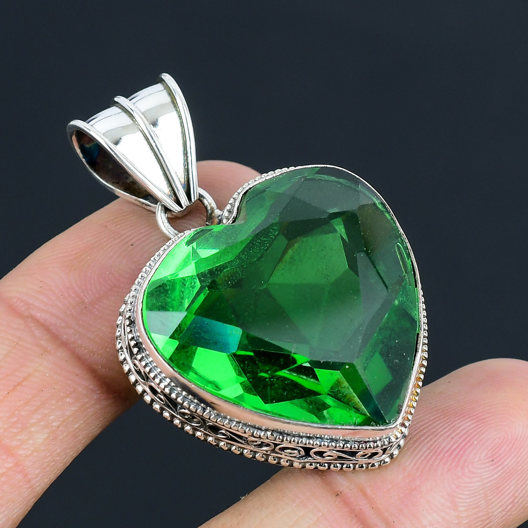 3 Ciondoli Cuore Metallico Verde Menta/Crema - 9.5cm, Con Cordino | Decorazione Per Festa Della Mamma - Foto 4