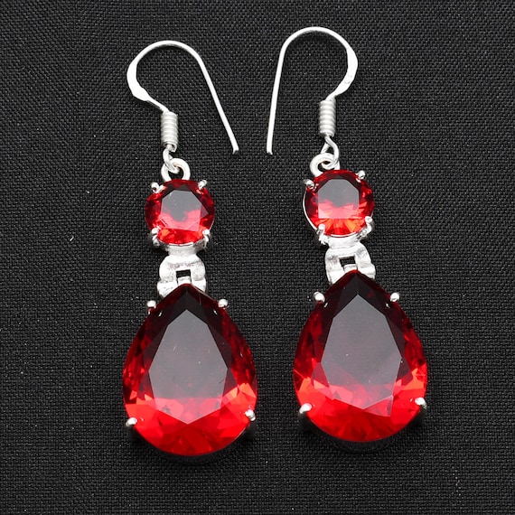 【YVMIN】RASPBERRY GEMSTONE EARRING_RED Ruby Earrings 2.28 Ct.Tw. 14K Rose Gold | The Natural Ruby