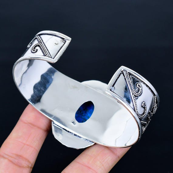 Oval Shape Blue Turquoise Gemstone: 925 Sterling Silver Cuff