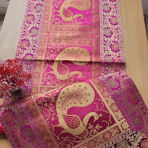 Pink Peacock Seidenbrokat Tischläufer: Indischer Stil Hochzeit Party Dekoration (16x60&#39;&#39;)
