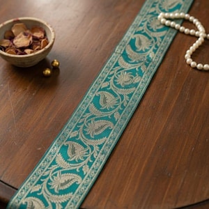 Vintage Silk Brocade Sari Border Green – Golden Floral Paisley Trim, 5 Yard