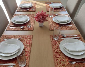 Set di tovagliette da pranzo rosse con stampa mandala dorata / Decorazione per festival / 12 x 18 pollici