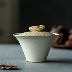 120ml Handmade Hat Shaped Fen Yin粉引 Glazed Gaiwan