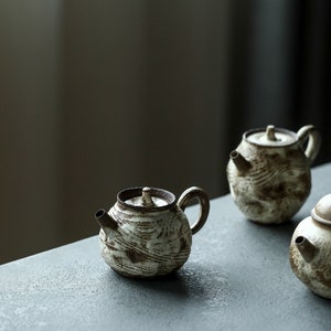 Handmade White Makeup Soil Teapot