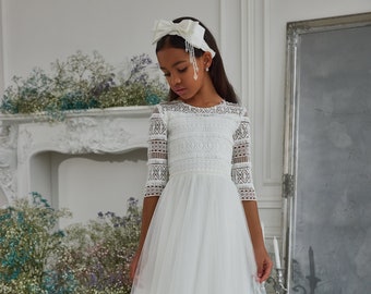 Tulle communion dress with matte macramé lace. Openwork non-fluffy dress for communion Classic communion dress Cathedral dress for communion