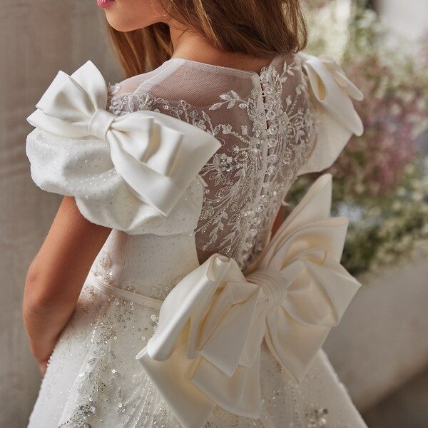 Gorgeous dress for a beauty pageant. Shining communion dress. Fabulously beautiful white satin dress with glitter tulle and rich floral lace