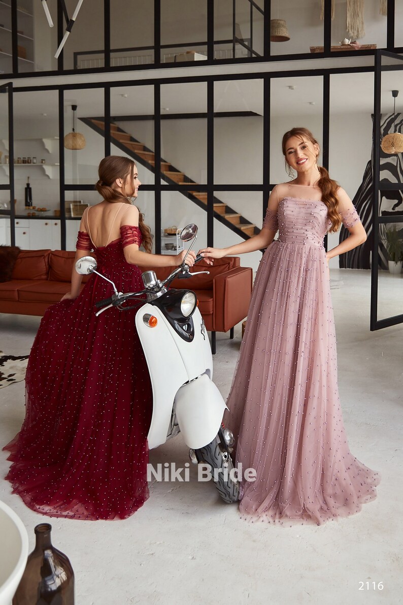 Smoky dress Beaded tulle prom dress Dress with a sweetheart bodice Burgundy dress with pearls Red dress Elegant black dress with beads