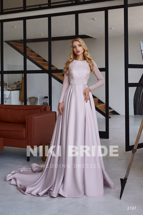 Luxury Long Ball Gown Sweeteart Beads Glitter Wedding Dress with Sleev –  BIZTUNNEL