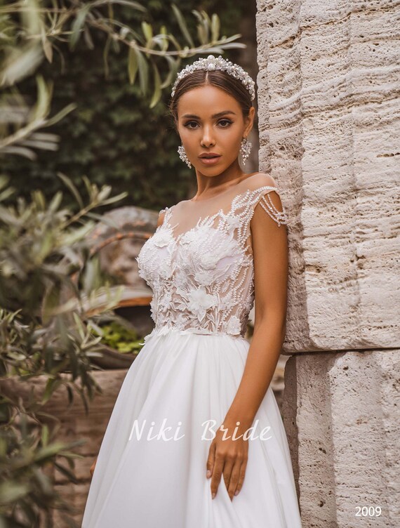 Vestido de novia con flores 3D y cuentas de cristal. Delicada - Etsy México Vestido de novia con flores 3D y cuentas de cristal. Delicada - Etsy México