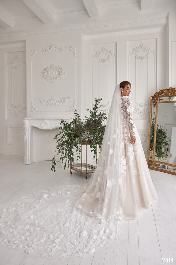 Dream Wedding Dress. Delicate Dress With a Tulle Skirt and Guipure Top With  3D Flowers, Beads and Pearls -  Canada