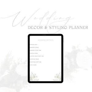 Op de afbeelding: Een digitale tablet met een witte achtergrond en een zwarte rand. Het scherm toont een wedding decor en styling planner met koppen voor trouwdatum, ceremonie locatie, starttijd ceremonie, cocktailuur, starttijd cocktailuur, receptie locatie, starttijd receptie en gasten aantal.