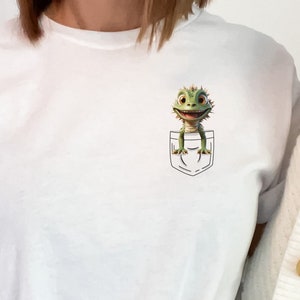 Lizard Lover Gift, Lizard In Pocket TShirt, Gift For Lizard Lover, Animal Lover Tee, Funny Shirt, Howdy Lizard T-Shirt