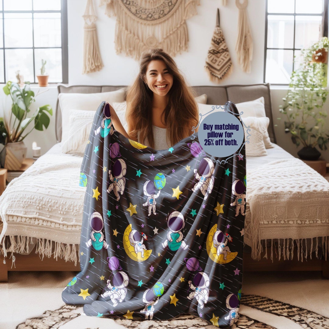 Astronaut Pattern Print Blanket